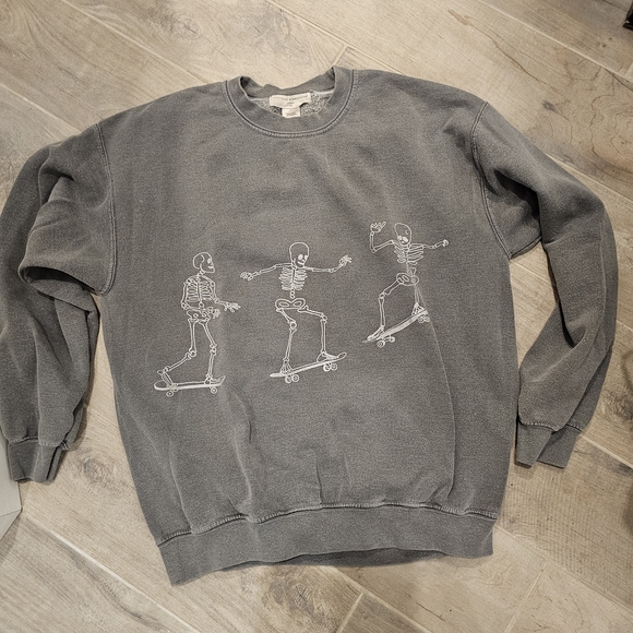 Urban Outfitters Gray Skeleton Graphic Sweatshirt - Picture 2 of 3